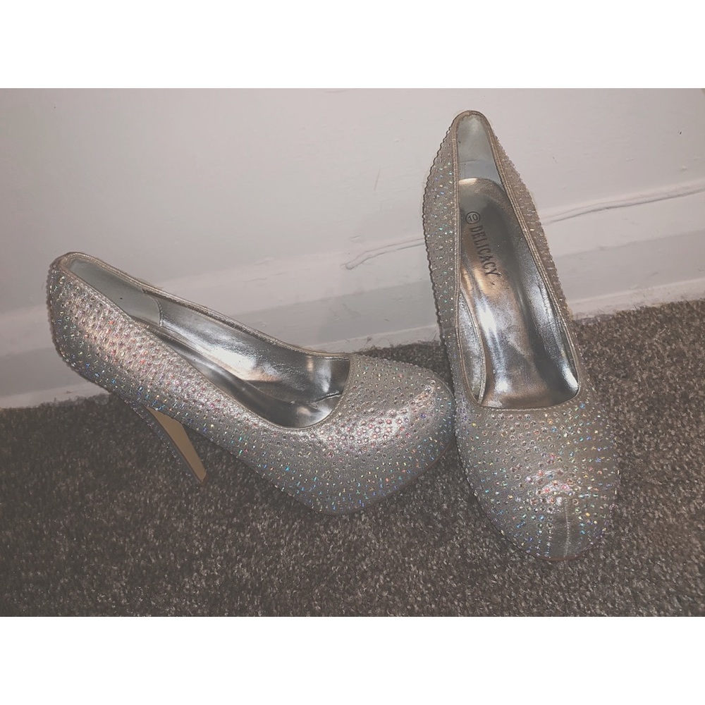 Delicacy Elegant Sparkly Heels